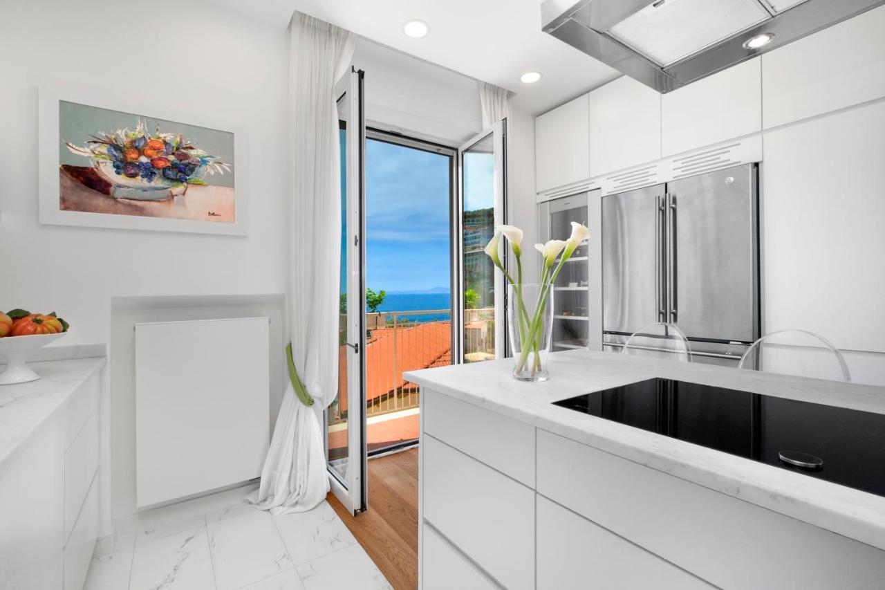 Sorrentovibes - Luxury Home Sea View & Jacuzzi In Sorrento Centre Ngoại thất bức ảnh