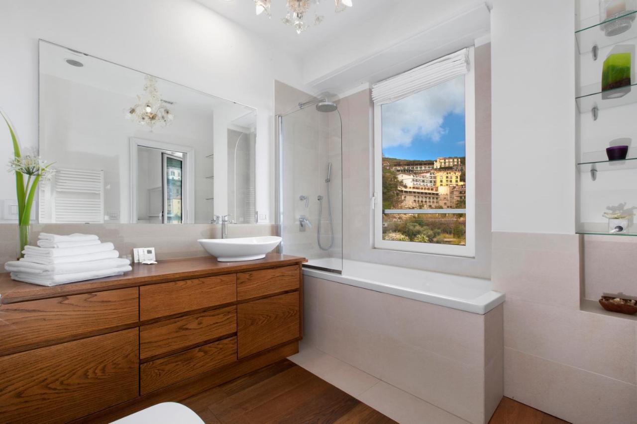 Sorrentovibes - Luxury Home Sea View & Jacuzzi In Sorrento Centre Ngoại thất bức ảnh