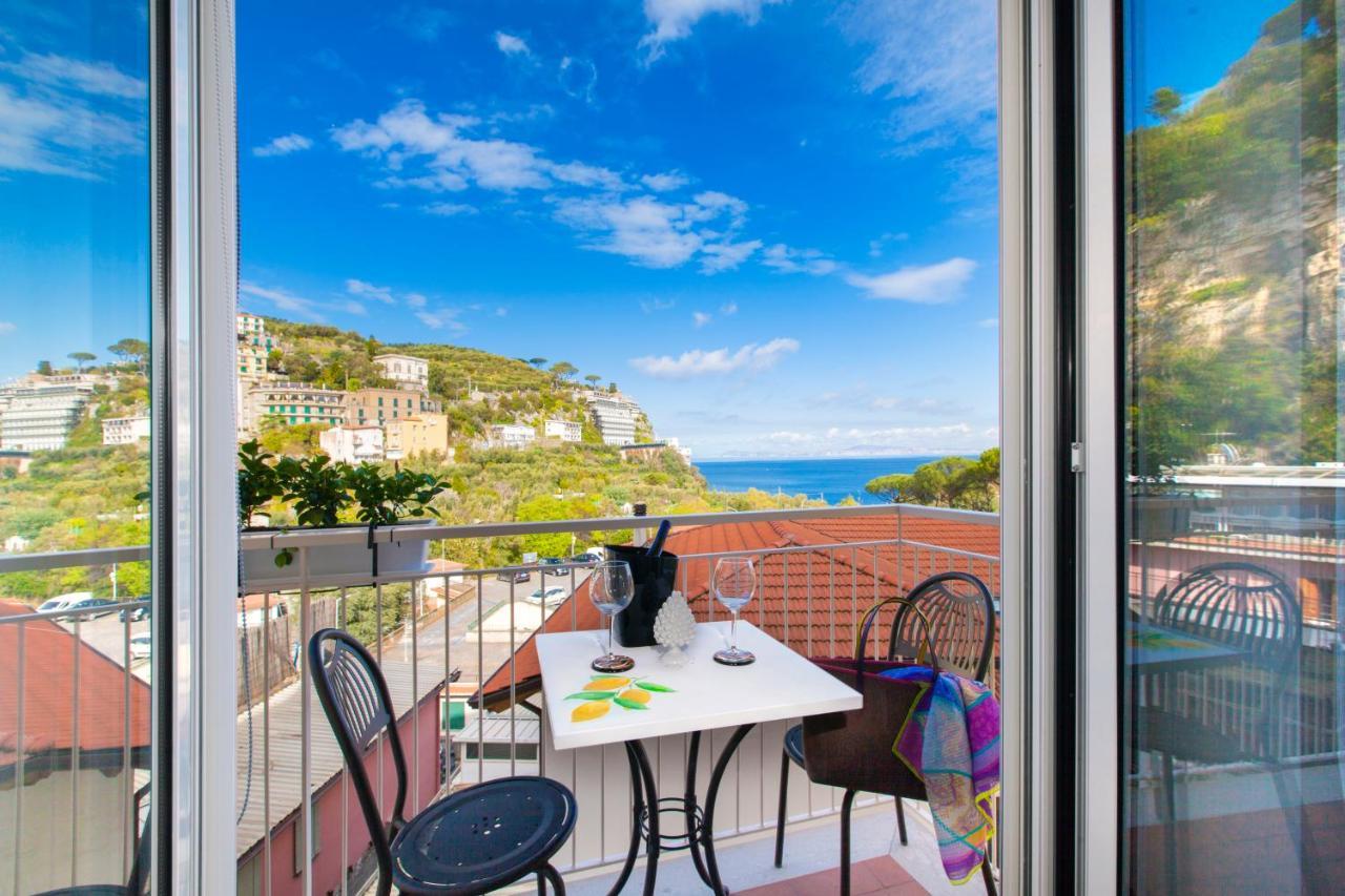 Sorrentovibes - Luxury Home Sea View & Jacuzzi In Sorrento Centre Ngoại thất bức ảnh